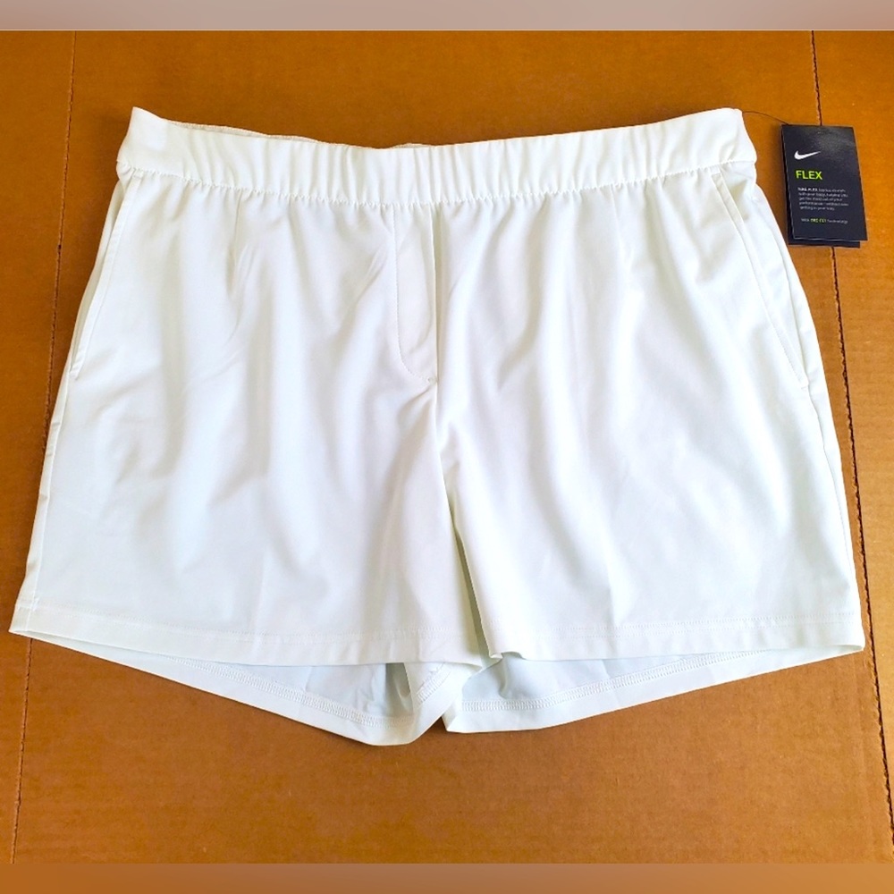 COPY - Nike women’s white golf shorts (Nike Flex)